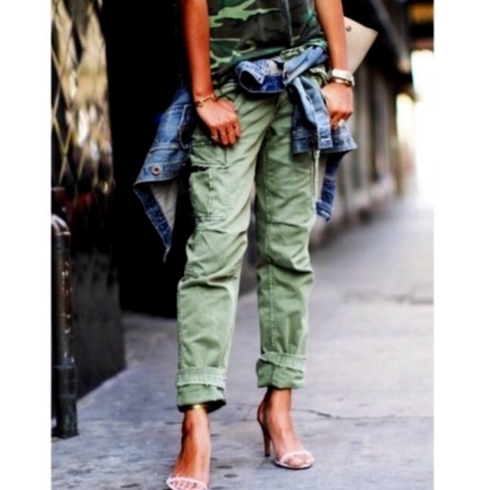 American Eagle Women's Green Cargo Pants